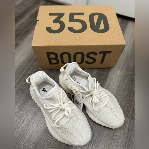 Yeezy boost 350 V2 - Picture 3 of 8